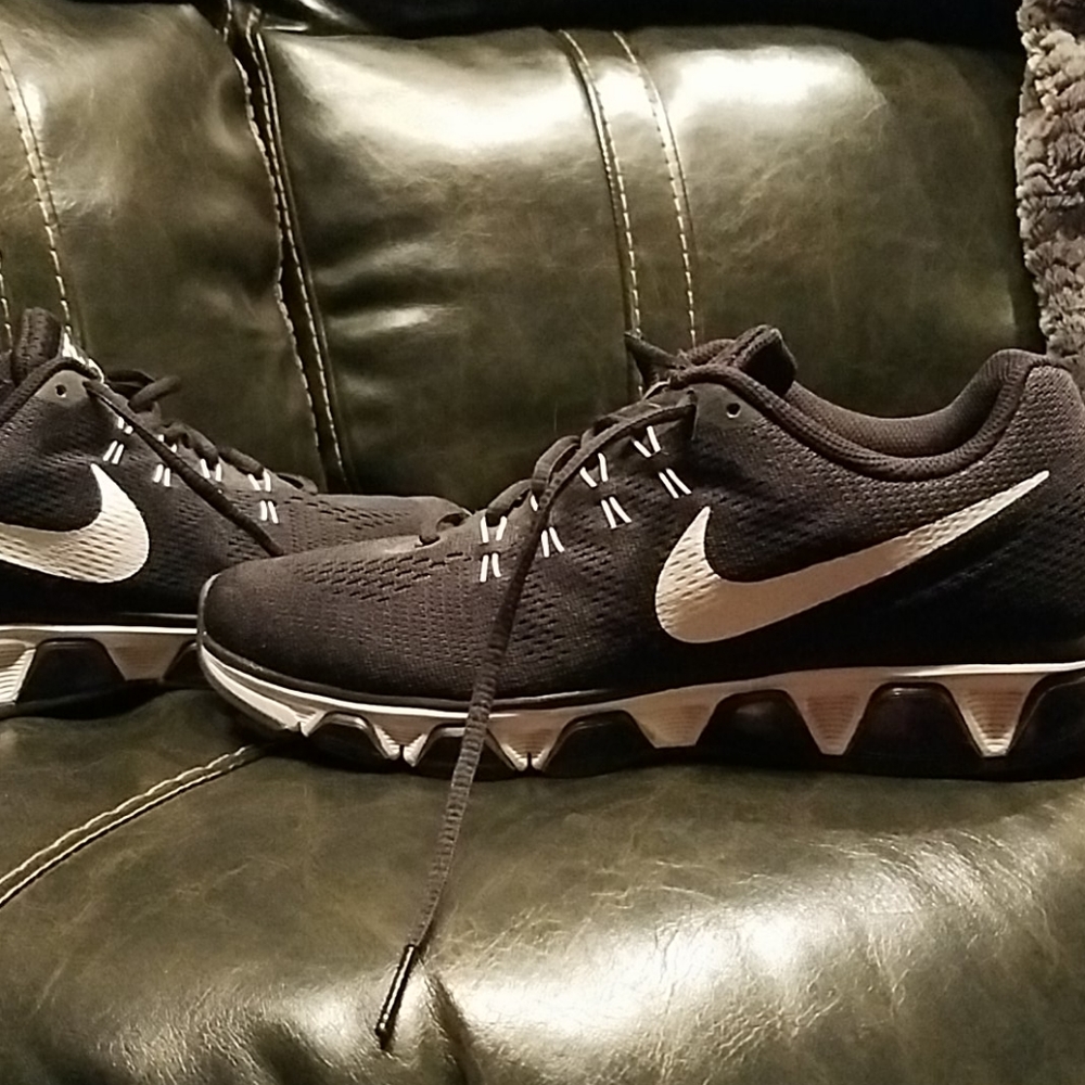 Nike womens tailwind 8